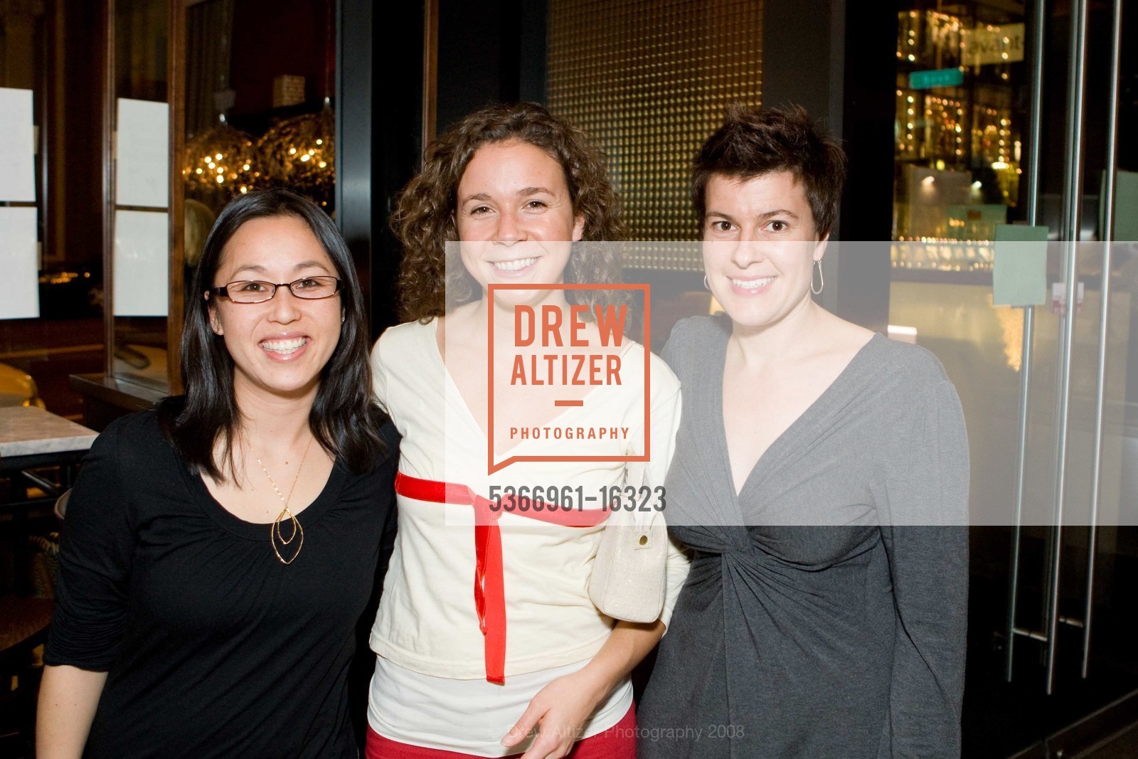 Jenny Lam, Claire Williams, Susanna Harris, AGENCY360 soiree celebrating efforts of GirlVentures, US, December 5th, 2008, Photo #5366961-16323 Jenny Lam, Claire Williams, Susanna Harris, Photo #5366961-16323