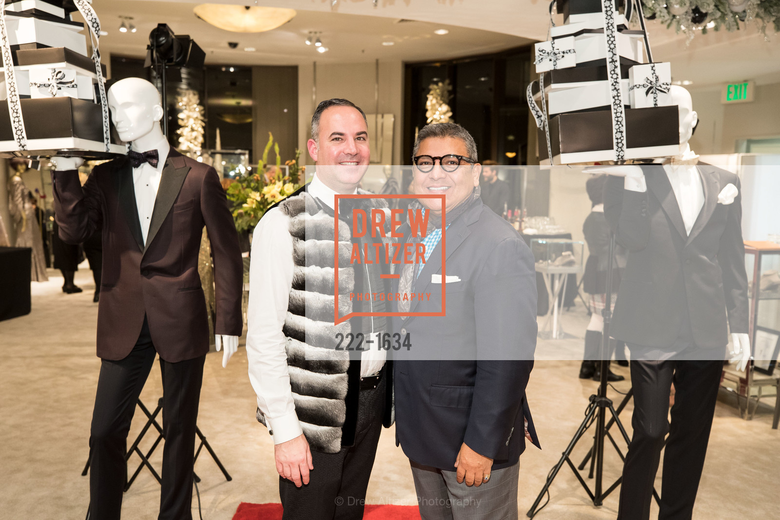 Robert Arnold-Kraft, Riccardo Benavides, Saks Fifth Avenue Private Shopping Night, Saks Fifth Avenue. 384 Post St, Photo #222-1634 Robert Arnold-Kraft, Riccardo Benavides, Photo #222-1634