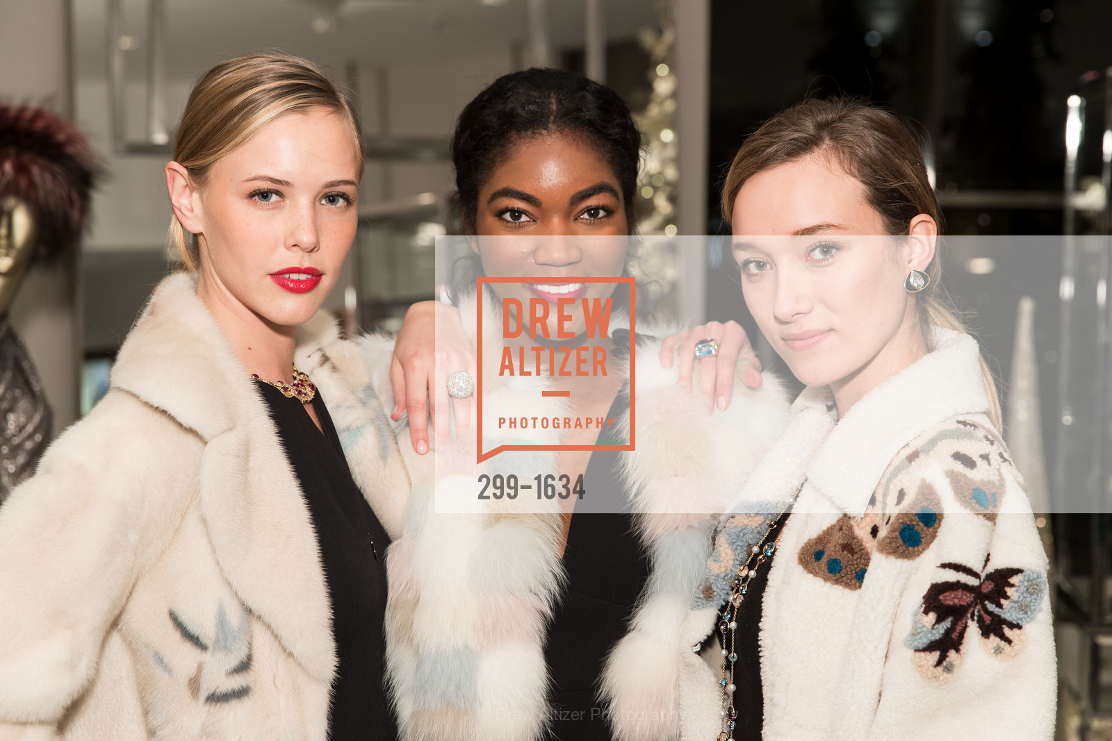 Molly Kucera, Sydney Reed, Lolly Howie, Saks Fifth Avenue Private Shopping Night, Saks Fifth Avenue. 384 Post St, Photo #299-1634 Molly Kucera, Sydney Reed, Lolly Howie, Photo #299-1634