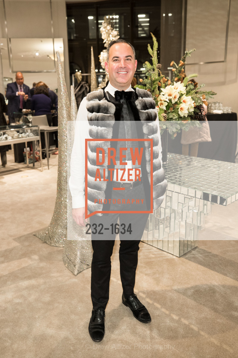 Robert Arnold-Kraft, Saks Fifth Avenue Private Shopping Night, Saks Fifth Avenue. 384 Post St, Photo #232-1634 Robert Arnold-Kraft, Photo #232-1634