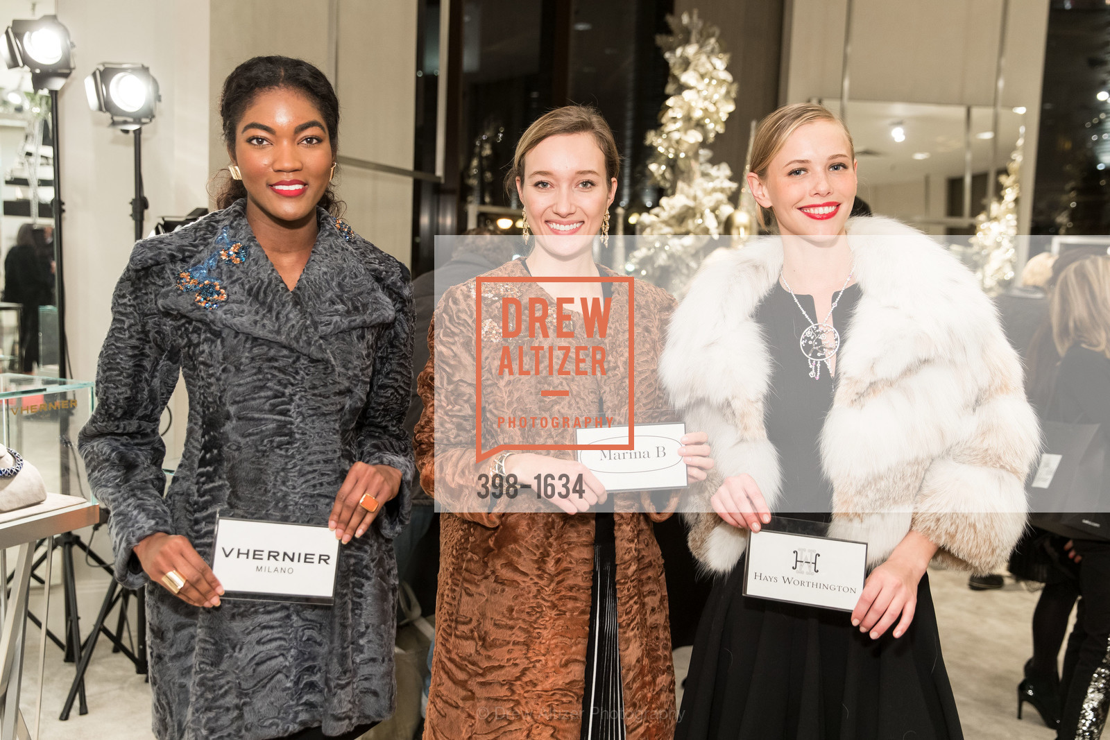 Sydney Reed, Lolly Howie, Molly Kucera, Saks Fifth Avenue Private Shopping Night, Saks Fifth Avenue. 384 Post St, Photo #398-1634 Sydney Reed, Lolly Howie, Molly Kucera, Photo #398-1634