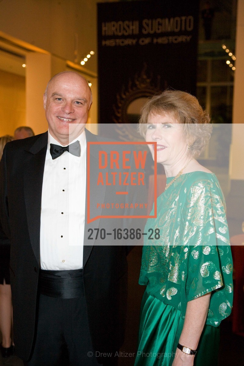 Linas Stempuzis, Asian Art Museum Black Tie Gala Honoring Outgoing Director Emily J. Sano, Asian Art Museum. 200 Larkin St, San Francisco, CA 94102, November 17th, 2007, Photo #270-16386-28 Linas Stempuzis, Photo #270-16386-28