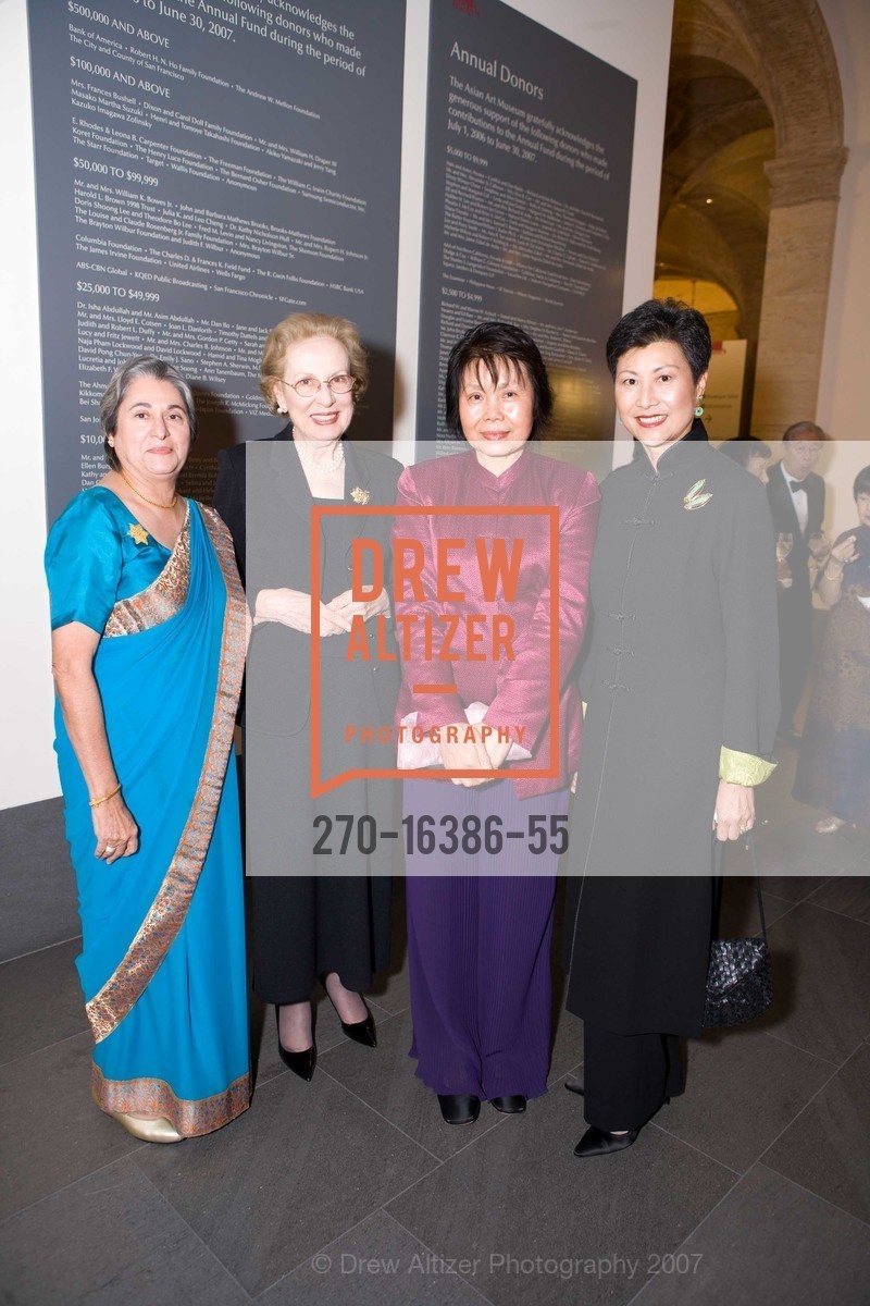 Nazneen Spliedt, Carolyn Young, Li He, Linda Lei, Asian Art Museum Black Tie Gala Honoring Outgoing Director Emily J. Sano, Asian Art Museum. 200 Larkin St, San Francisco, CA 94102, November 17th, 2007, Photo #270-16386-55 Nazneen Spliedt, Carolyn Young, Li He, Linda Lei, Photo #270-16386-55