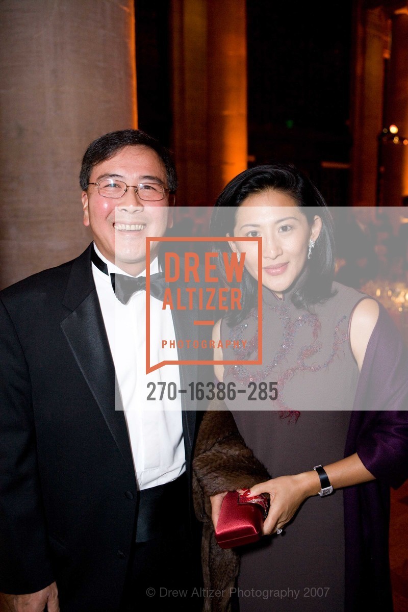 Tony Sun, Rosina Sun, Asian Art Museum Black Tie Gala Honoring Outgoing Director Emily J. Sano, Asian Art Museum. 200 Larkin St, San Francisco, CA 94102, November 17th, 2007, Photo #270-16386-285 Tony Sun, Rosina Sun, Photo #270-16386-285