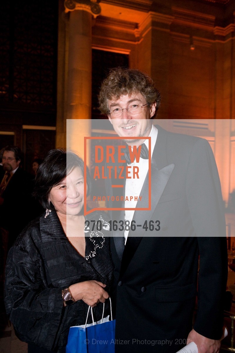 Emily Sano, Erik Thomsen, Asian Art Museum Black Tie Gala Honoring Outgoing Director Emily J. Sano, Asian Art Museum. 200 Larkin St, San Francisco, CA 94102, November 17th, 2007, Photo #270-16386-463 Emily Sano, Erik Thomsen, Photo #270-16386-463