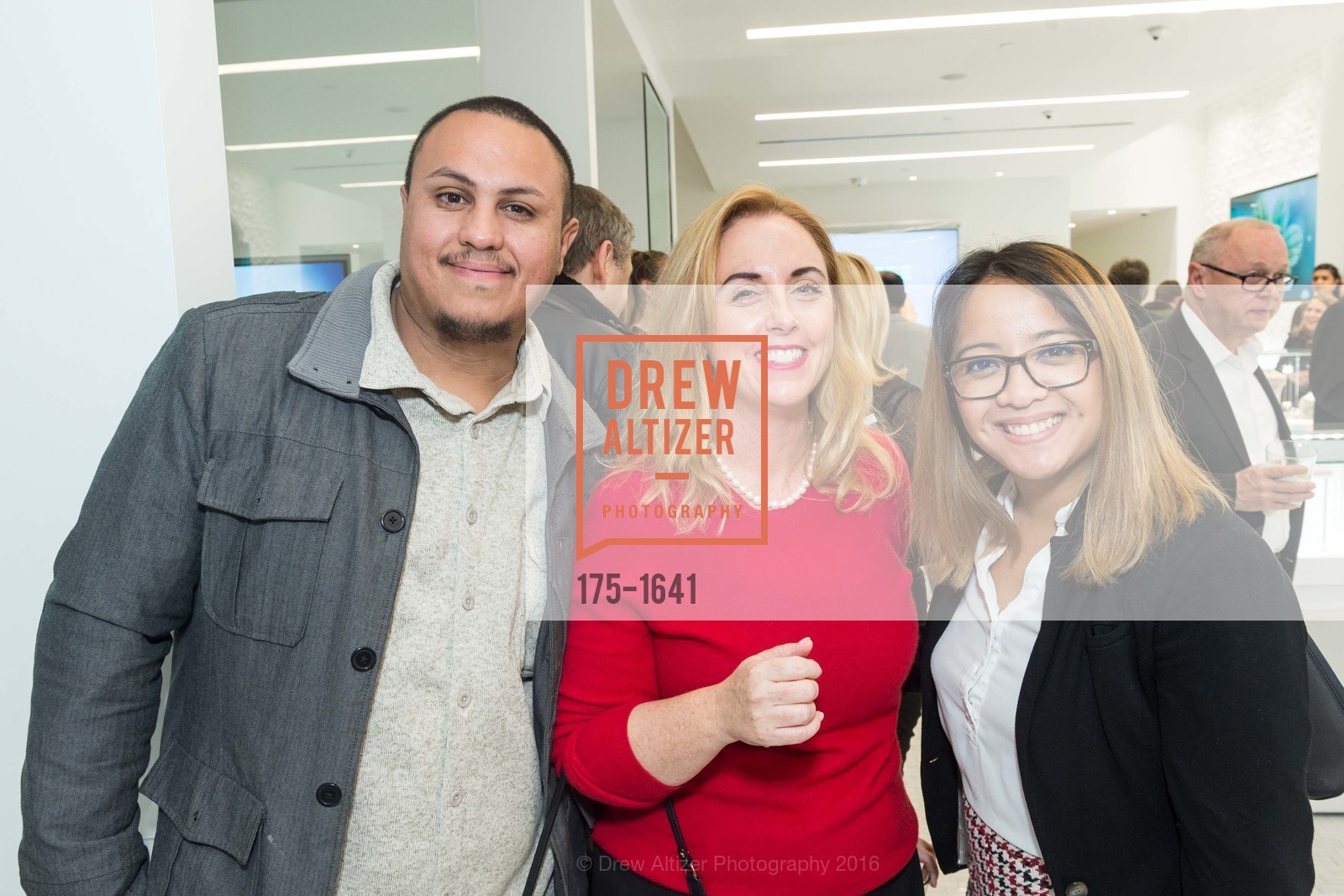 David Navarro, Sarah Chassin, Jennifer Navarro, Spence Diamonds Launch, Spence Diamonds. 333 Santana Row #1035, December 7th, 2016, Photo #175-1641 David Navarro, Sarah Chassin, Jennifer Navarro, Photo #175-1641