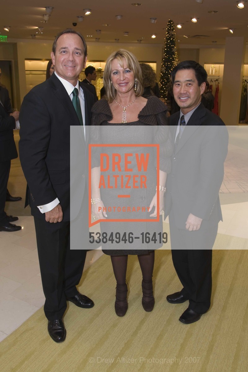 Larry Pelvel, Colin Suzuki, Neiman-Marcus hosts AN EVENING OF LUXURY, Neiman-Marcus Union Square. 150 Stockton St, San Francisco, CA 94108, November 14th, 2007, Photo #5384946-16419 Larry Pelvel, Colin Suzuki, Photo #5384946-16419