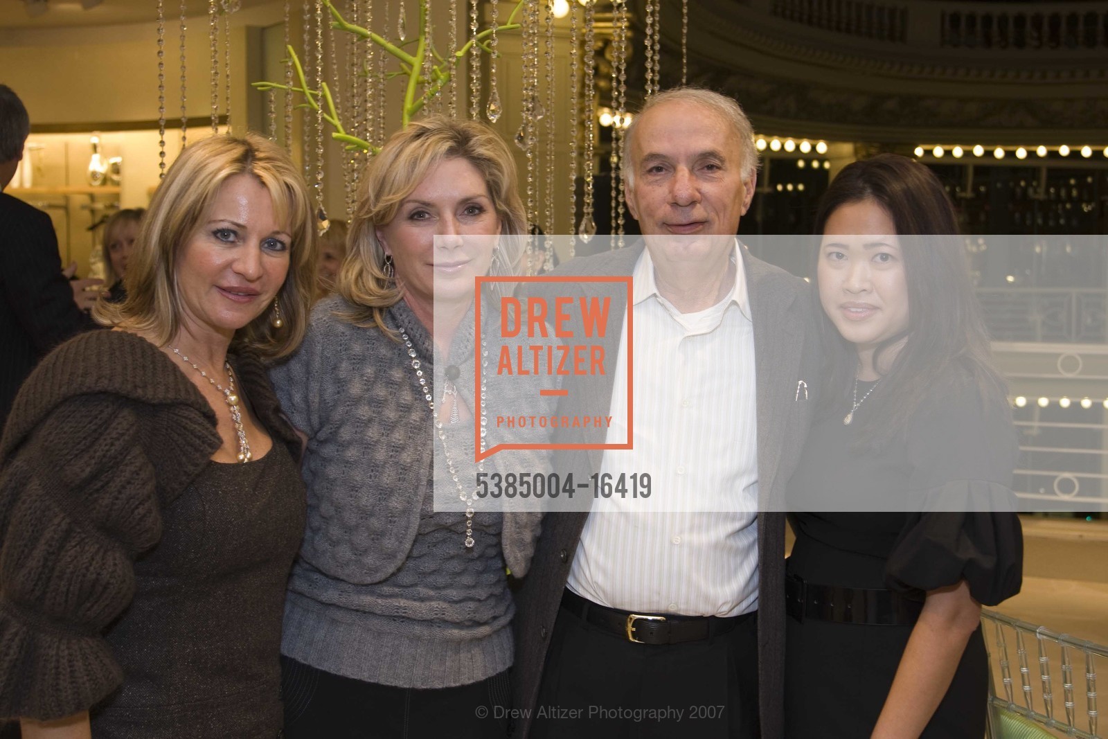 Gitty Goldman, Colleen Bissell, Mike Khalaf, Neiman-Marcus hosts AN EVENING OF LUXURY, Neiman-Marcus Union Square. 150 Stockton St, San Francisco, CA 94108, November 14th, 2007, Photo #5385004-16419 Gitty Goldman, Colleen Bissell, Mike Khalaf, Photo #5385004-16419