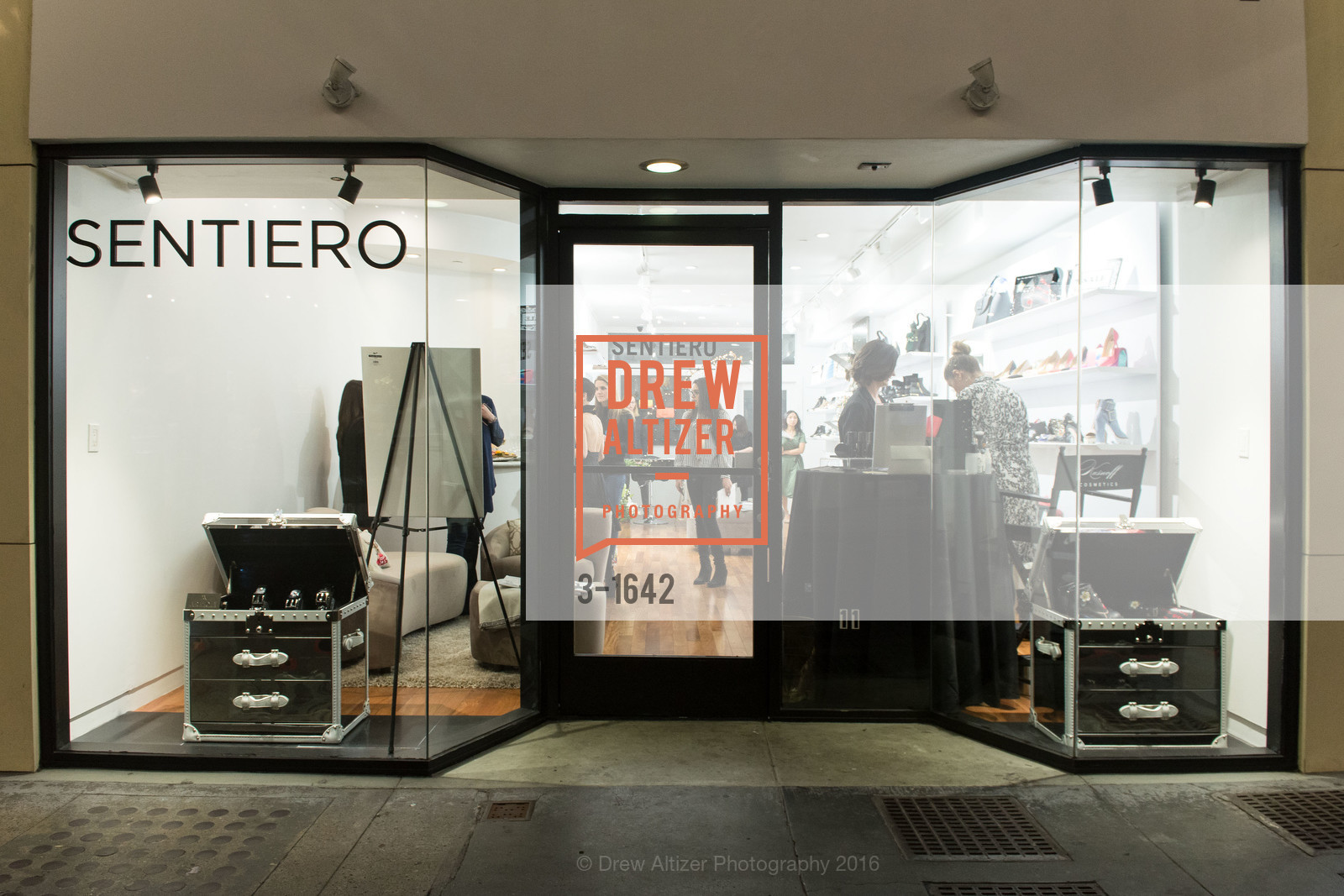 Senitero Holiday Shopping Event, Senitero. 11 Maiden Lane, December 7th, 2016, Photo #3-1642 Photo #3-1642
