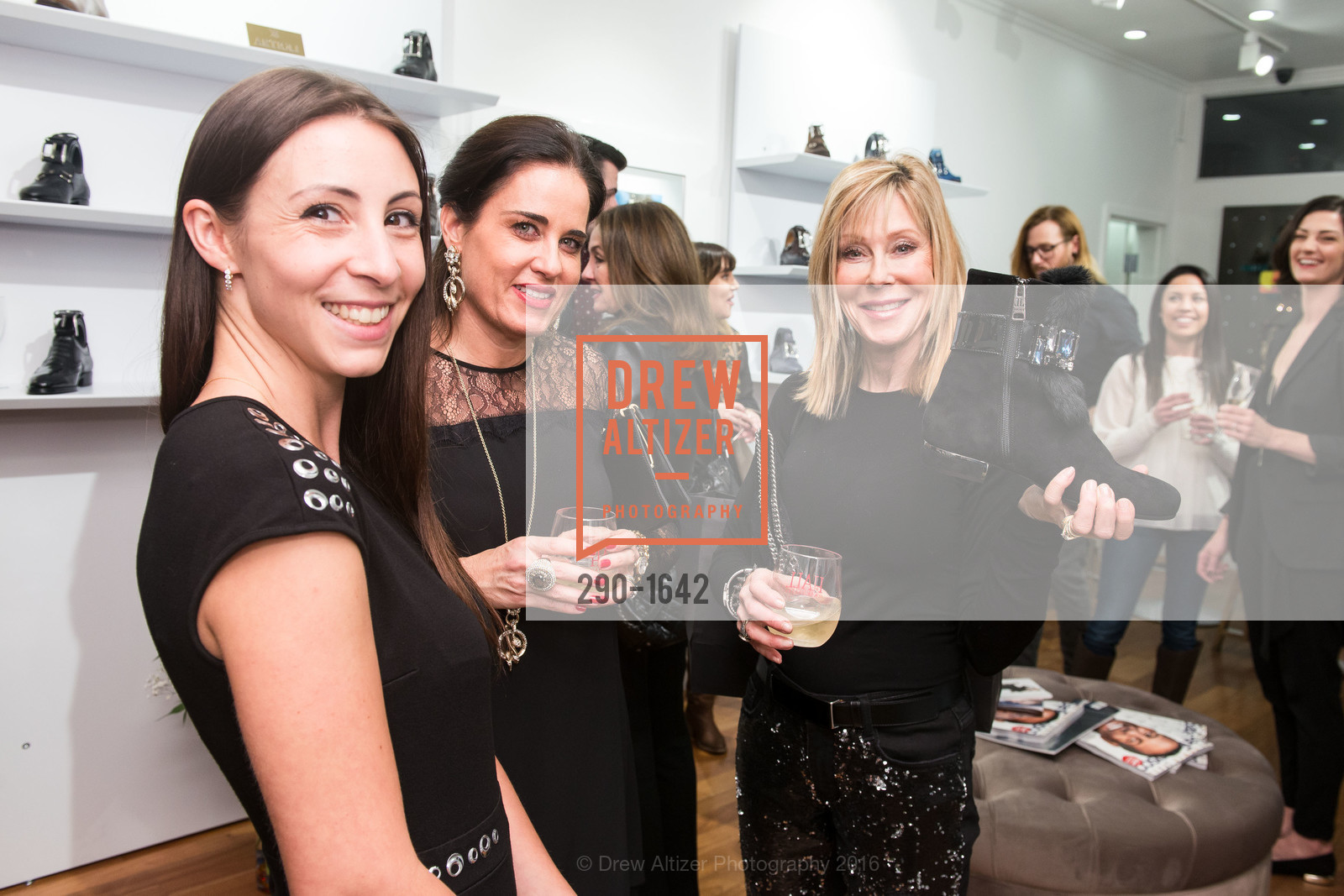 Senitero Holiday Shopping Event, Senitero. 11 Maiden Lane, December 7th, 2016, Photo #290-1642 Photo #290-1642