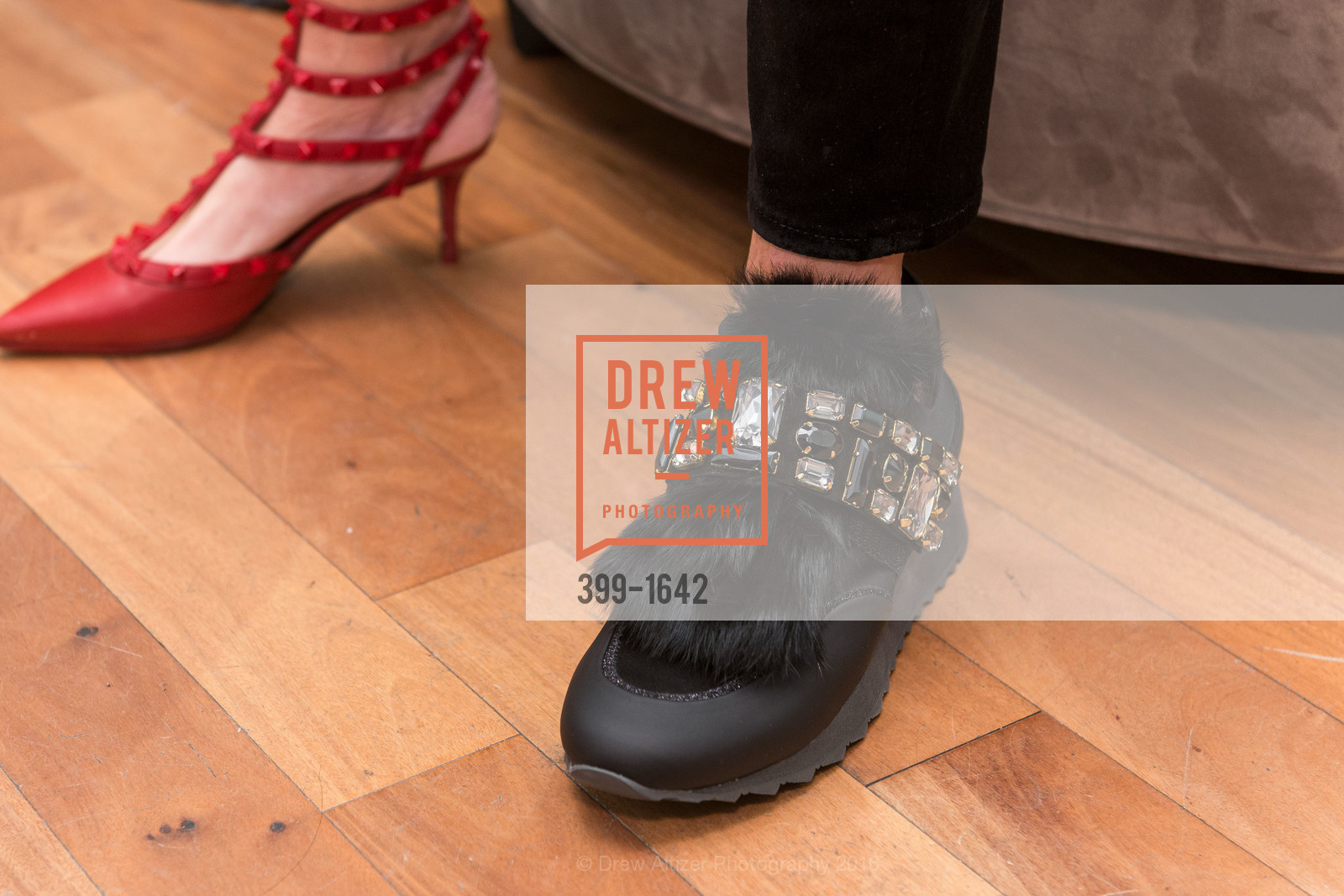 Atmosphere, Senitero Holiday Shopping Event, December 7th, 2016, Photo