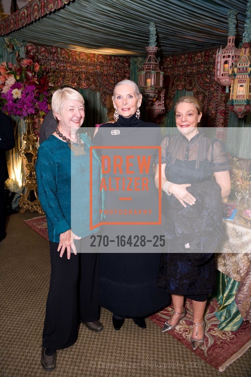 Barbara Beckmann, Sheelagh Sloan, Mary Baker, DIFFA's 10th Annual DINING BY DESIGN, San Francisco Design Center. 101 Henry Adams St, San Francisco, CA 94103, November 13th, 2007, Photo #270-16428-25 Barbara Beckmann, Sheelagh Sloan, Mary Baker, Photo #270-16428-25