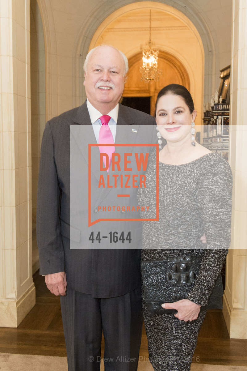 Richard Horning, Joanne Horning, Ann and Gordon Getty Host the San Francisco Mayor's Office of Protocol Christmas Party, Private Residence. 2525 Van Ness St, December 8th, 2016, Photo #44-1644 Richard Horning, Joanne Horning, Photo #44-1644