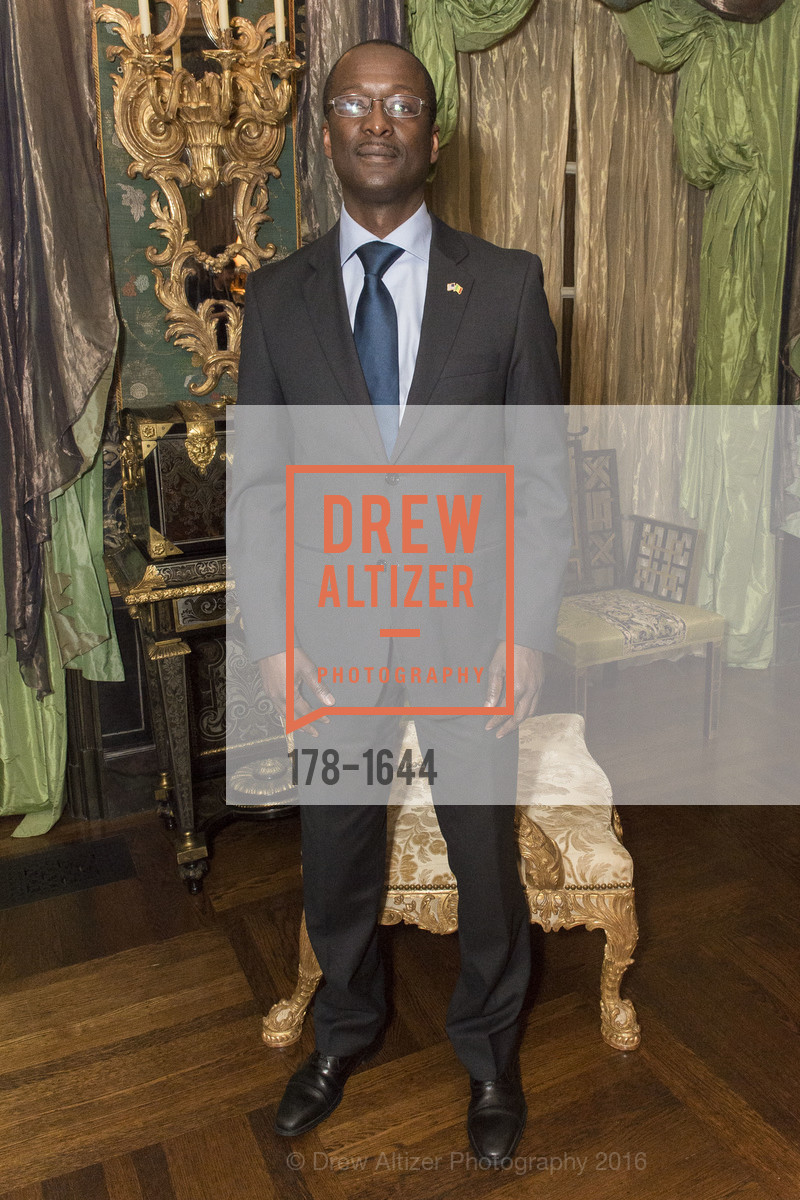Ann and Gordon Getty Host the San Francisco Mayor's Office of Protocol Christmas Party, Private Residence. 2525 Van Ness St, December 8th, 2016, Photo #178-1644 Photo #178-1644
