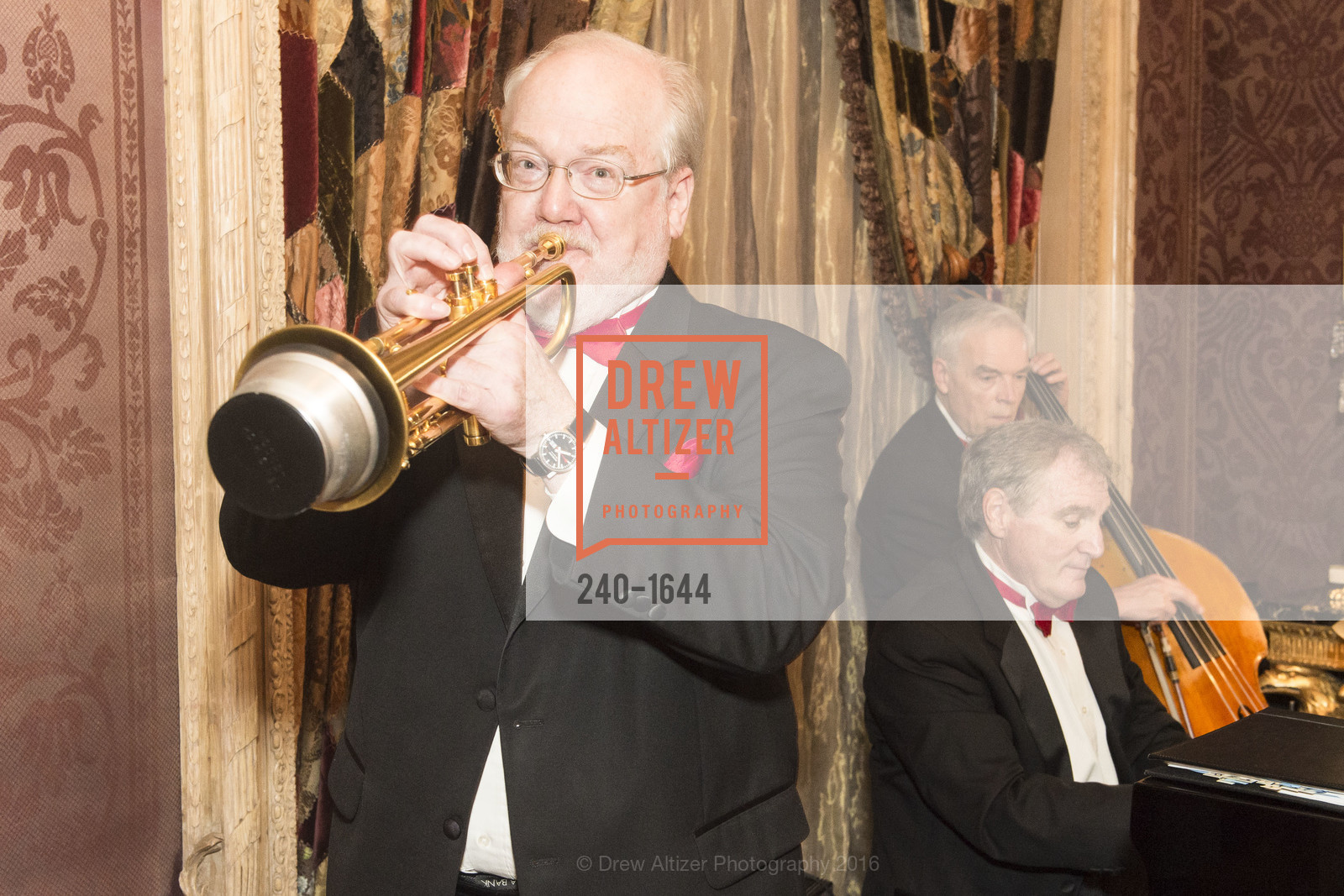 Atmosphere, Ann and Gordon Getty Host the San Francisco Mayor's Office of Protocol Christmas Party, Private Residence. 2525 Van Ness St, December 8th, 2016, Photo #240-1644 Atmosphere, Photo #240-1644