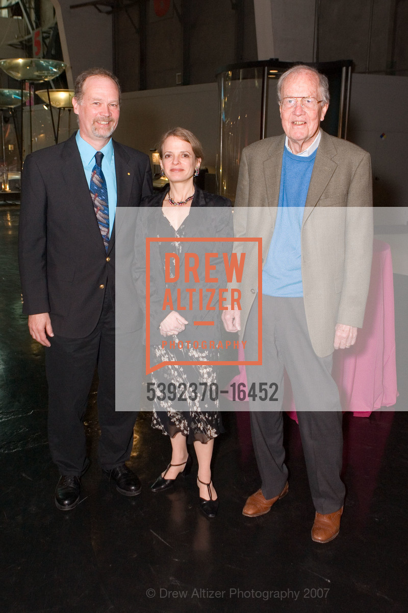 Ken Miller, Natalie Angier, Bill Bowes, Dennis Bartels (Executive Dir.), EXPLORATORIUM 30th Annual Awards Dinner, US, April 5th, 2007, Photo #5392370-16452 Ken Miller, Natalie Angier, Bill Bowes, Dennis Bartels (Executive Dir.), Photo #5392370-16452