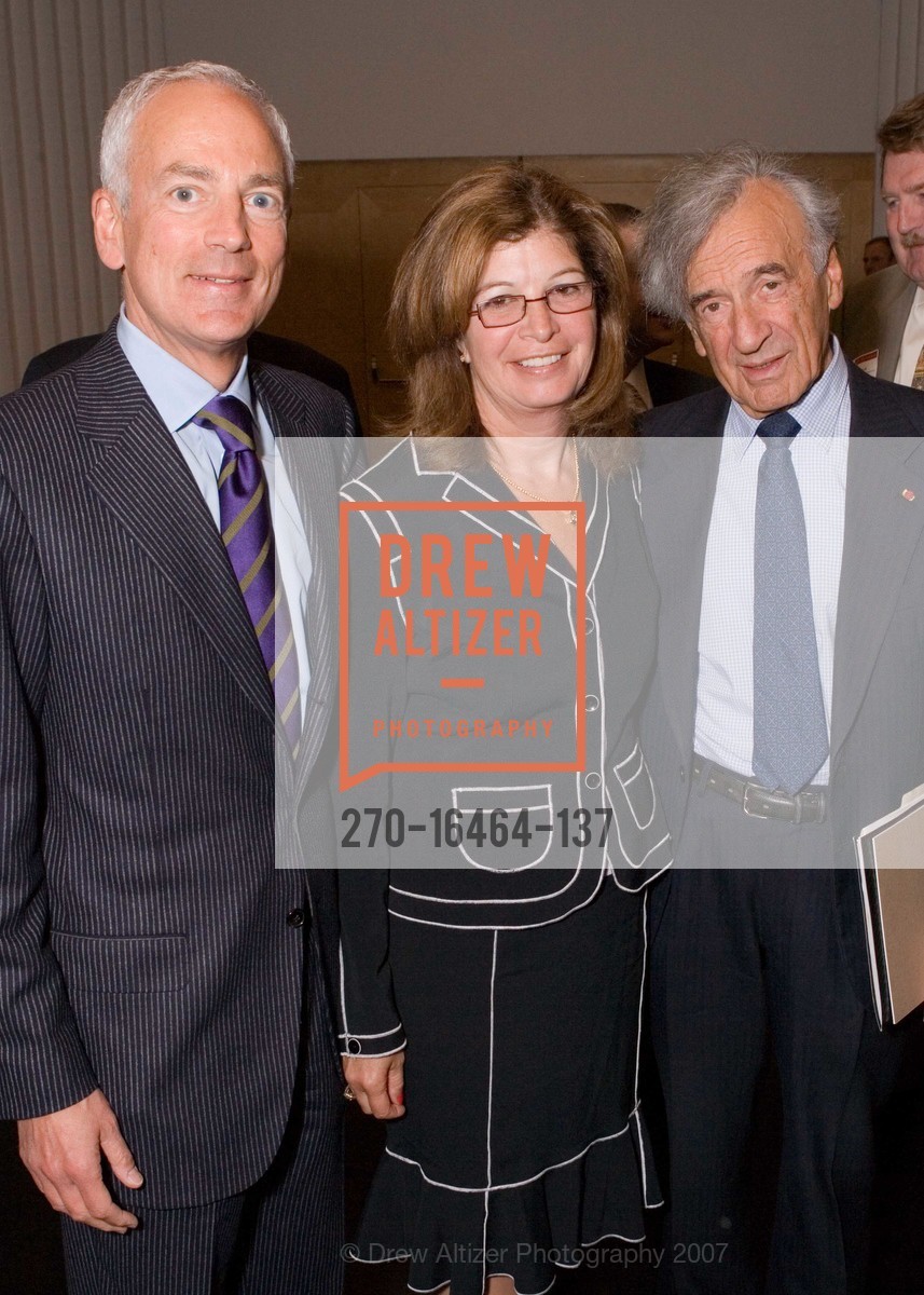 Jeffrey Farber, Ann Farber, Elia Wiesel, KORET FOUNDATION Honors Nobel Laureate Author and Holocaust Survivor ELIE WIESEL at 2007 Awards Night, US, May 10th, 2007, Photo #270-16464-137 Jeffrey Farber, Ann Farber, Elia Wiesel, Photo #270-16464-137