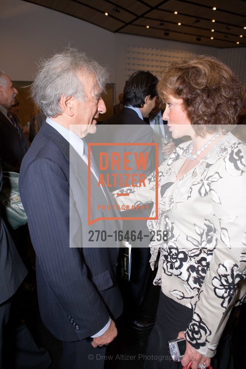 Elia Wiesel, Donna Huggins, Photo #270-16464-258