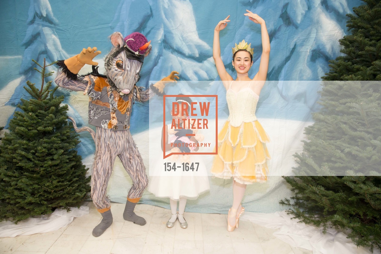 Desire Vaughn, SF Ballet's Nutcracker Luncheon, City Hall & War Memorial Opera House. 301 Van Ness Ave, San Francisco, CA 94109, Photo #154-1647 Desire Vaughn, Photo #154-1647