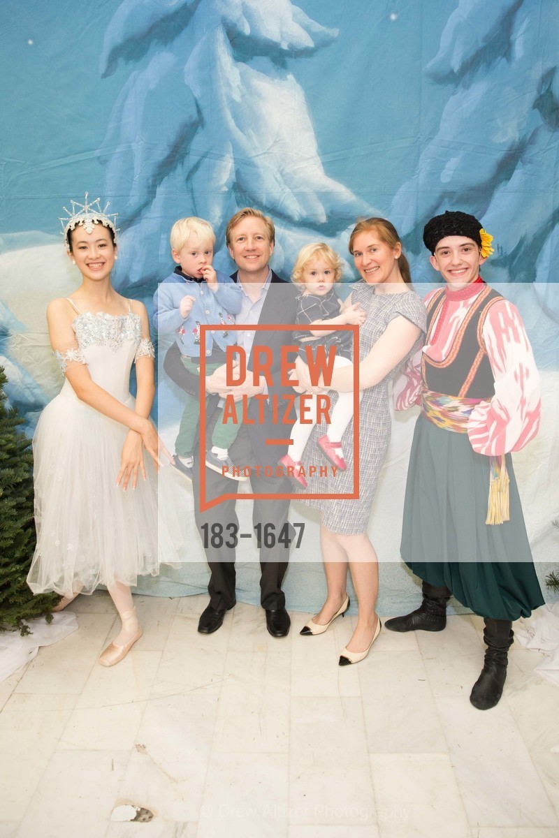 William Thompson, Brant Thompson, Olivia Rose Thompson, Anna Thompson, SF Ballet's Nutcracker Luncheon, City Hall & War Memorial Opera House. 301 Van Ness Ave, San Francisco, CA 94109, Photo #183-1647 William Thompson, Brant Thompson, Olivia Rose Thompson, Anna Thompson, Photo #183-1647