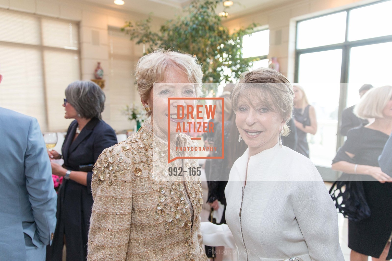 Barbara Brookins-schneider, Roberta Sherman, Gucci & Vogue Dinner, Private residence. Private residence, . 2590 Jackson Street, June 17th, 2015, Photo #992-165 Barbara Brookins-schneider, Roberta Sherman, Photo #992-165
