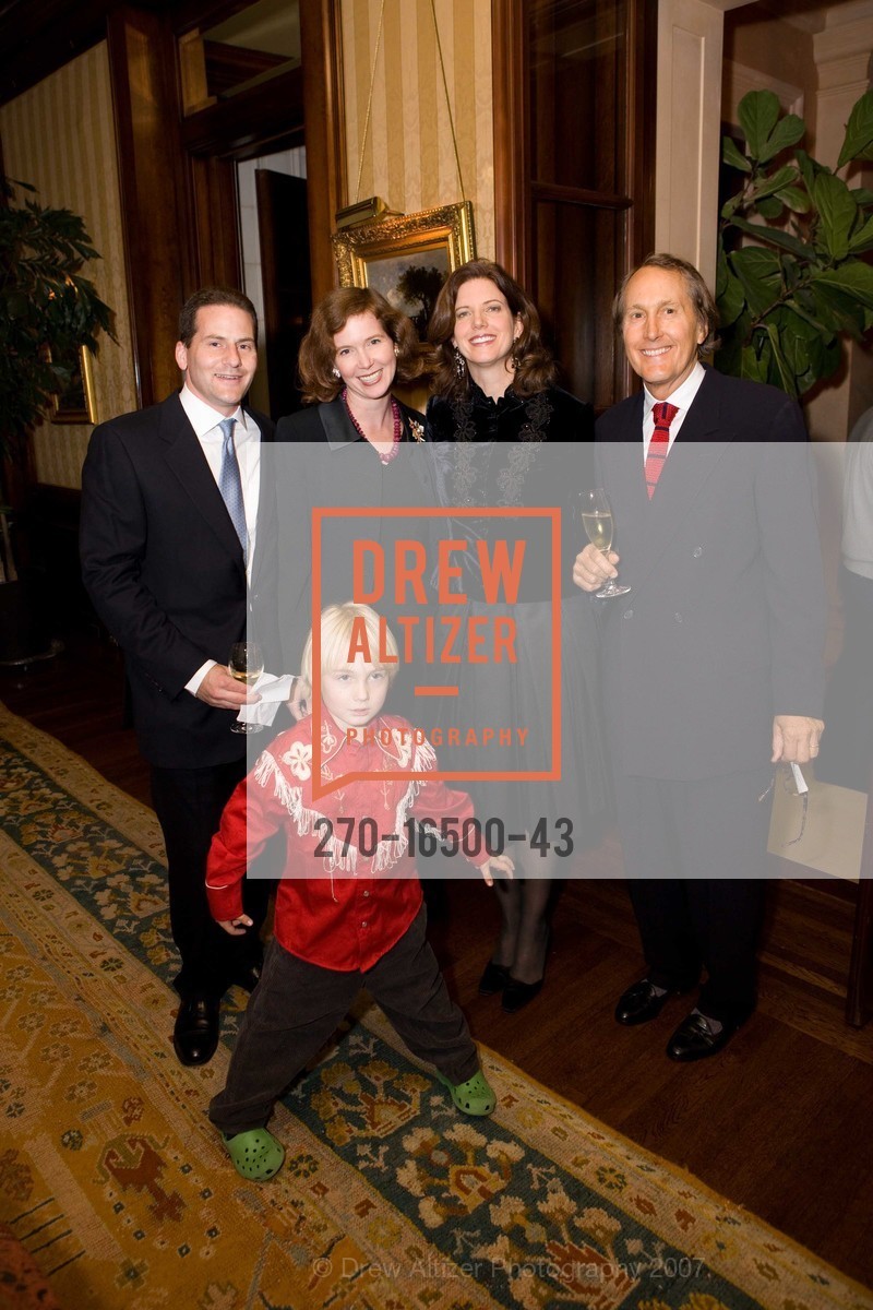 Laurent Huguenin, Elizabeth Warner, Pasha Thornton, Laney Thornton, (Front) William Thornton, National Kidney Foundation Authors Dinner, US, November 10th, 2007, Photo #270-16500-43 Laurent Huguenin, Elizabeth Warner, Pasha Thornton, Laney Thornton, (Front) William Thornton, Photo #270-16500-43