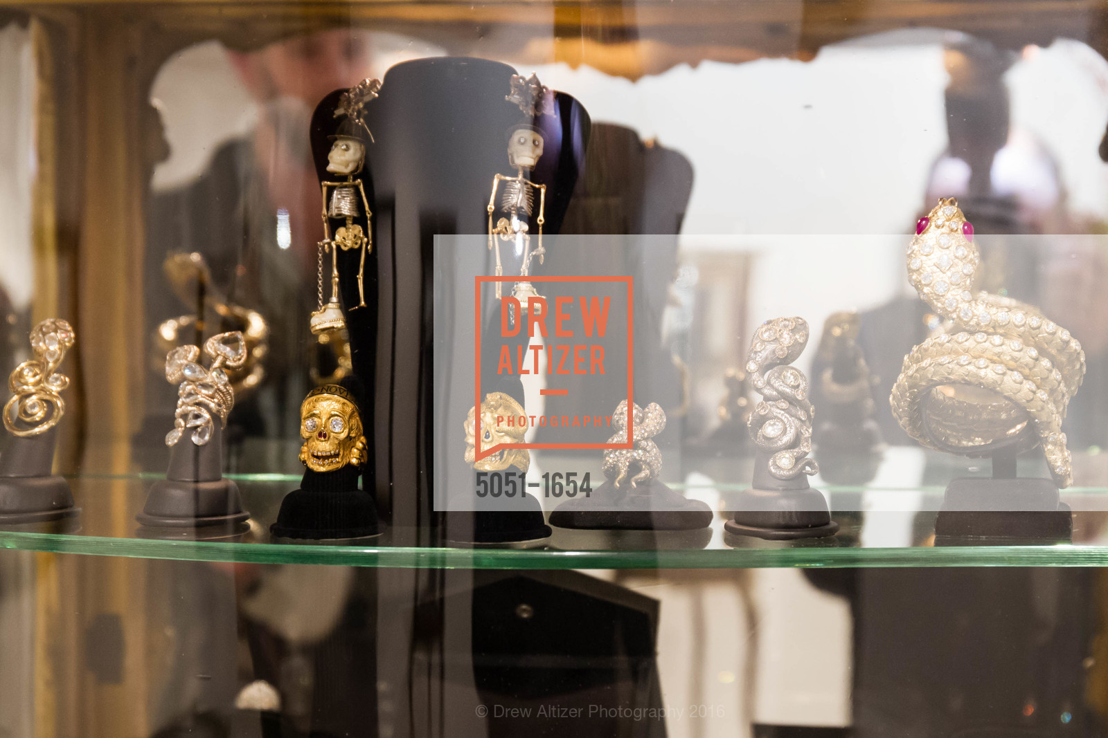 Atmosphere, Sorokko Gallery Hosts Coveted Jewels by Codognato Private Reception, Serge Sorokko Gallery. 55 Geary St., San Francisco, December 8th, 2016, Photo #5051-1654 Atmosphere, Photo #5051-1654