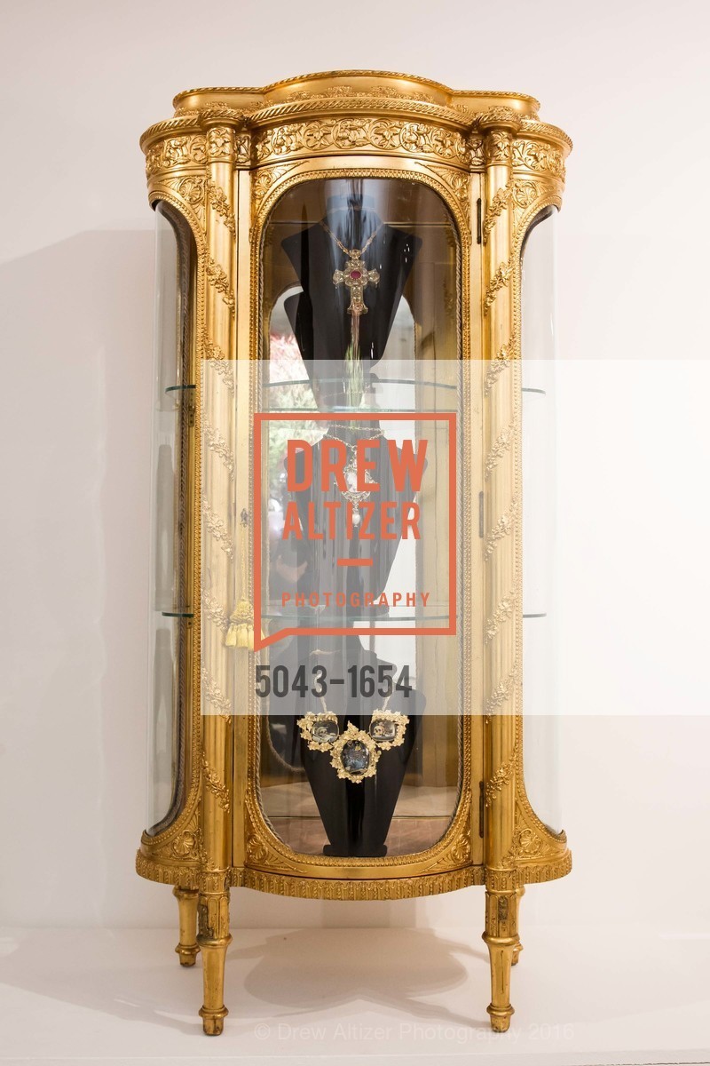 Atmosphere, Sorokko Gallery Hosts Coveted Jewels by Codognato Private Reception, Serge Sorokko Gallery. 55 Geary St., San Francisco, December 8th, 2016, Photo #5043-1654 Atmosphere, Photo #5043-1654