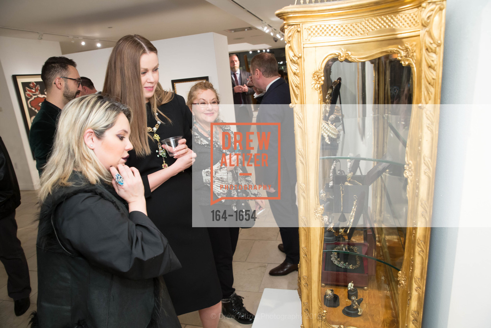 Atmosphere, Sorokko Gallery Hosts Coveted Jewels by Codognato Private Reception, Serge Sorokko Gallery. 55 Geary St., San Francisco, December 8th, 2016, Photo #164-1654 Atmosphere, Photo #164-1654