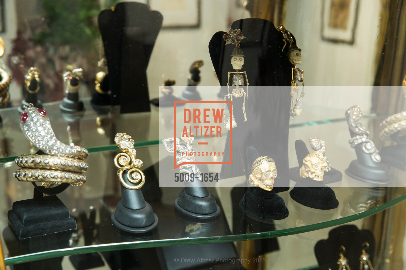 Atmosphere, Sorokko Gallery Hosts Coveted Jewels by Codognato Private Reception, Serge Sorokko Gallery. 55 Geary St., San Francisco, December 8th, 2016