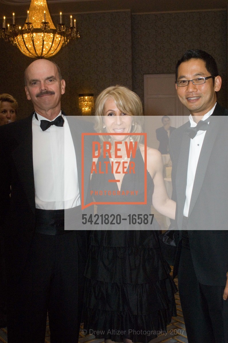 Mike Fleming, Lori Maurer, John Lum, Standing Ovations, Celebrating the Historic Milestones of San Francisco's Performing Arts, Farimont Hotel, Ballroom. 950 Mason St, San Francisco, CA 94108, November 2nd, 2007, Photo #5421820-16587 Mike Fleming, Lori Maurer, John Lum, Photo #5421820-16587