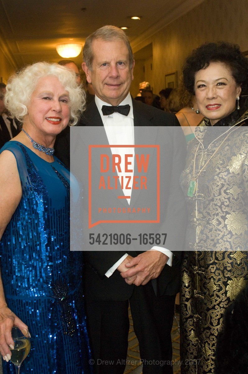 Ink Mendelsohn, Jim Haas, Mae Woo, Standing Ovations, Celebrating the Historic Milestones of San Francisco's Performing Arts, Farimont Hotel, Ballroom. 950 Mason St, San Francisco, CA 94108, November 2nd, 2007, Photo #5421906-16587 Ink Mendelsohn, Jim Haas, Mae Woo, Photo #5421906-16587
