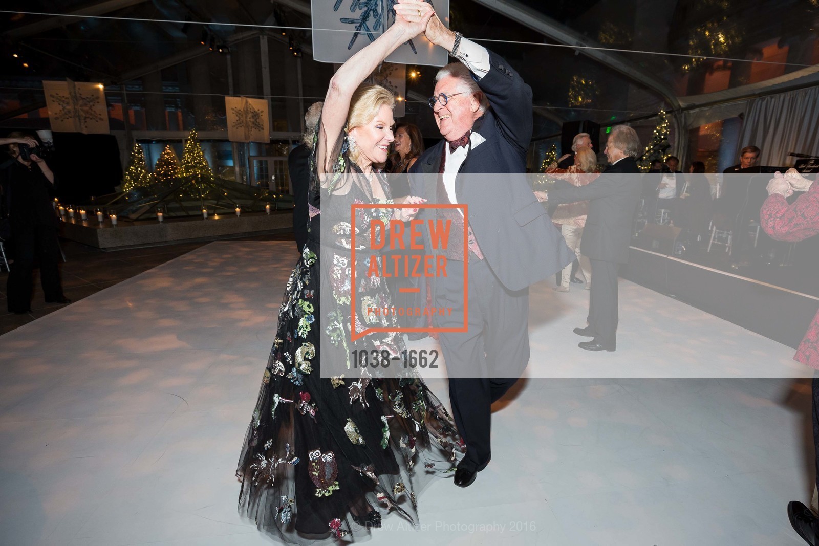 Bob Hill, Dede Wilsey, An Elegant Evening in the Court of Honor, Legion of Honor, December 14th, 2016, Photo #1038-1662 Bob Hill, Dede Wilsey, Photo #1038-1662
