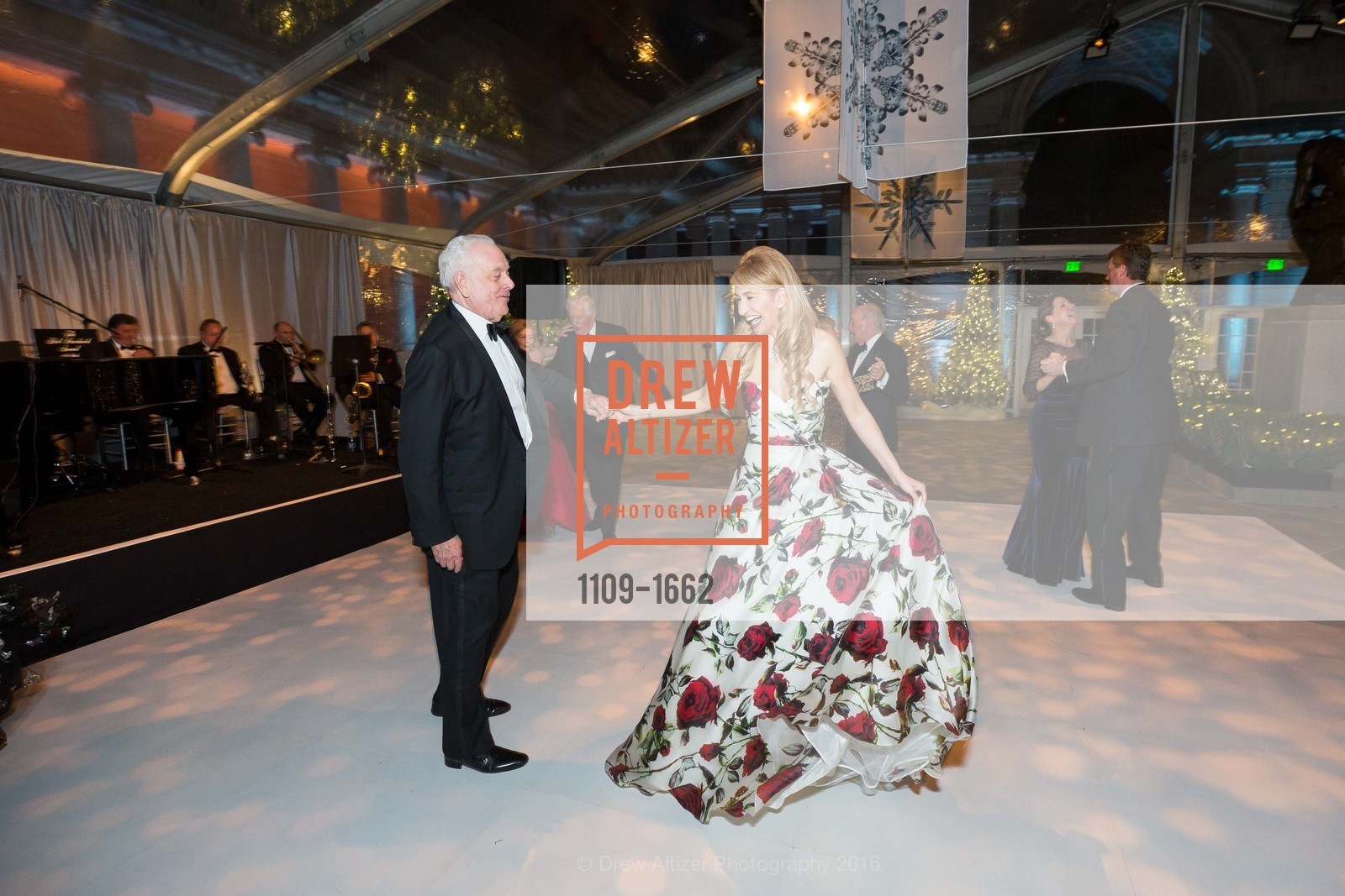 Bill Armstrong, Navid Armstrong, An Elegant Evening in the Court of Honor, Legion of Honor, December 14th, 2016, Photo #1109-1662 Bill Armstrong, Navid Armstrong, Photo #1109-1662