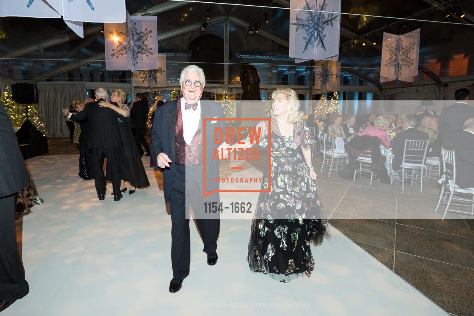Bob Hill, Dede Wilsey, An Elegant Evening in the Court of Honor, Legion of Honor, December 14th, 2016, Photo #1154-1662 Bob Hill, Dede Wilsey, Photo #1154-1662