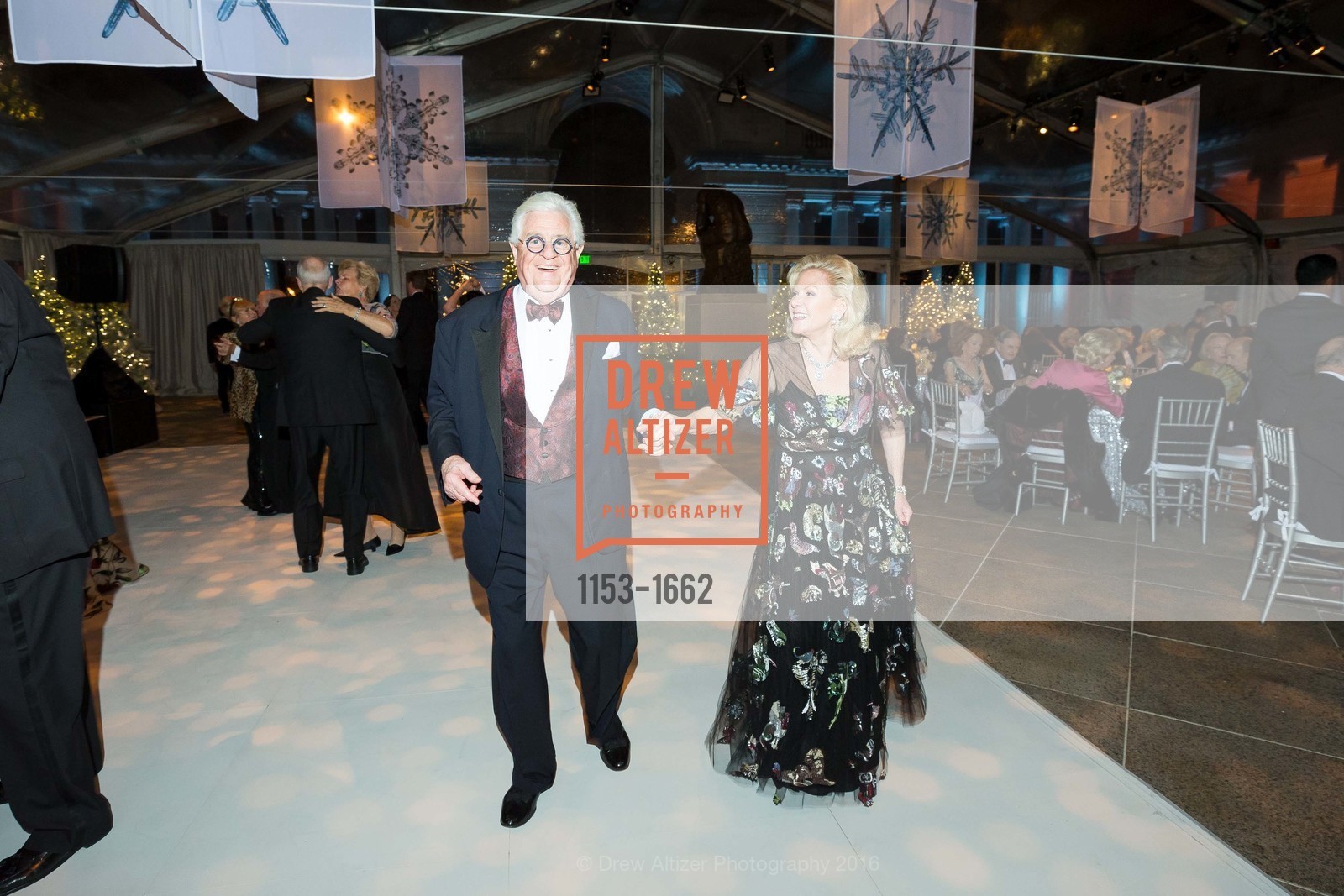 Bob Hill, Dede Wilsey, An Elegant Evening in the Court of Honor, Legion of Honor, December 14th, 2016, Photo #1153-1662 Bob Hill, Dede Wilsey, Photo #1153-1662