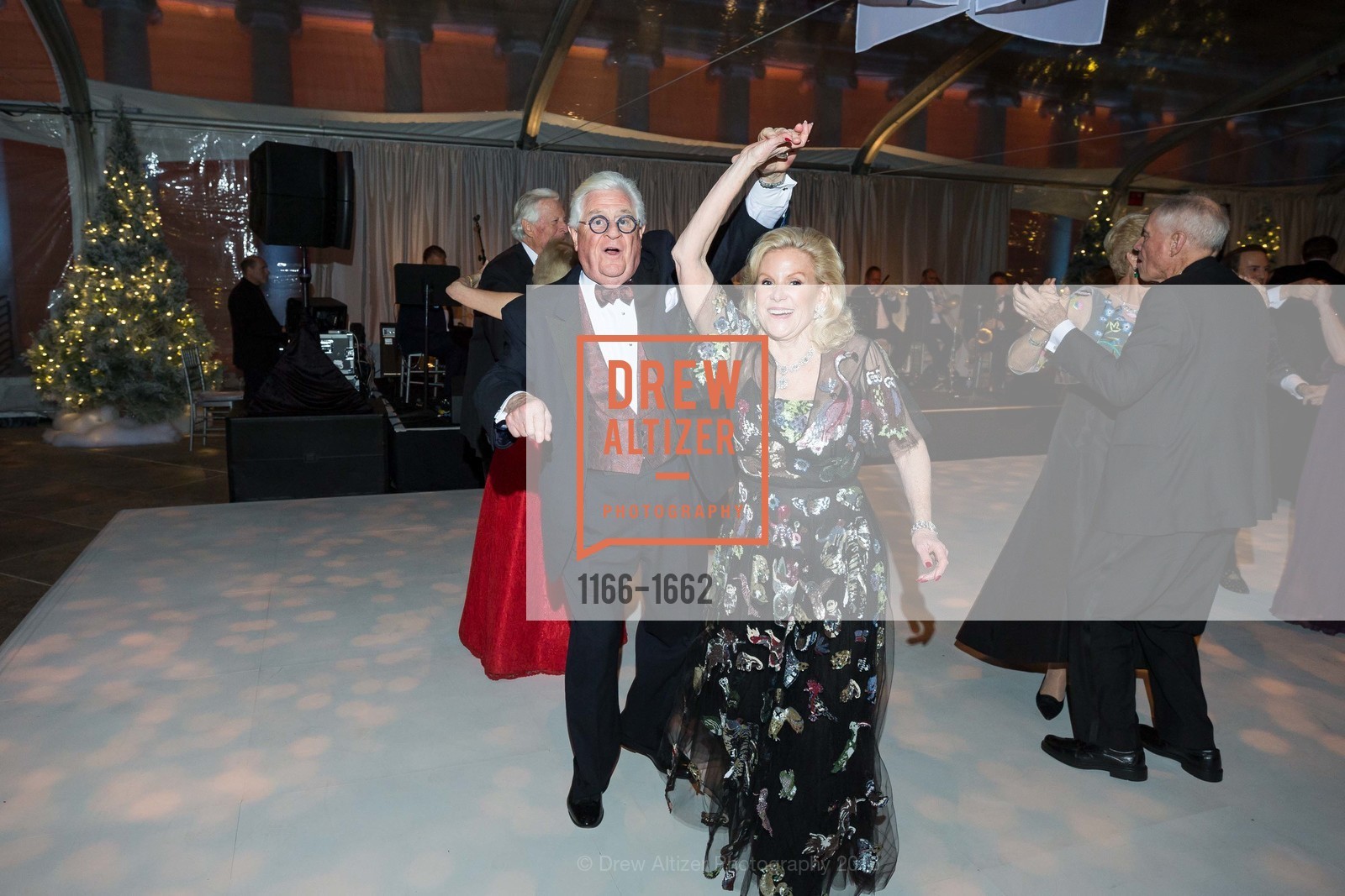 Bob Hill, Dede Wilsey, Photo #1166-1662
