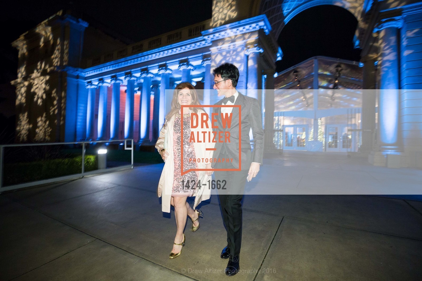Farah Makras, James Krohn, An Elegant Evening in the Court of Honor, Legion of Honor, December 14th, 2016, Photo #1424-1662 Farah Makras, James Krohn, Photo #1424-1662