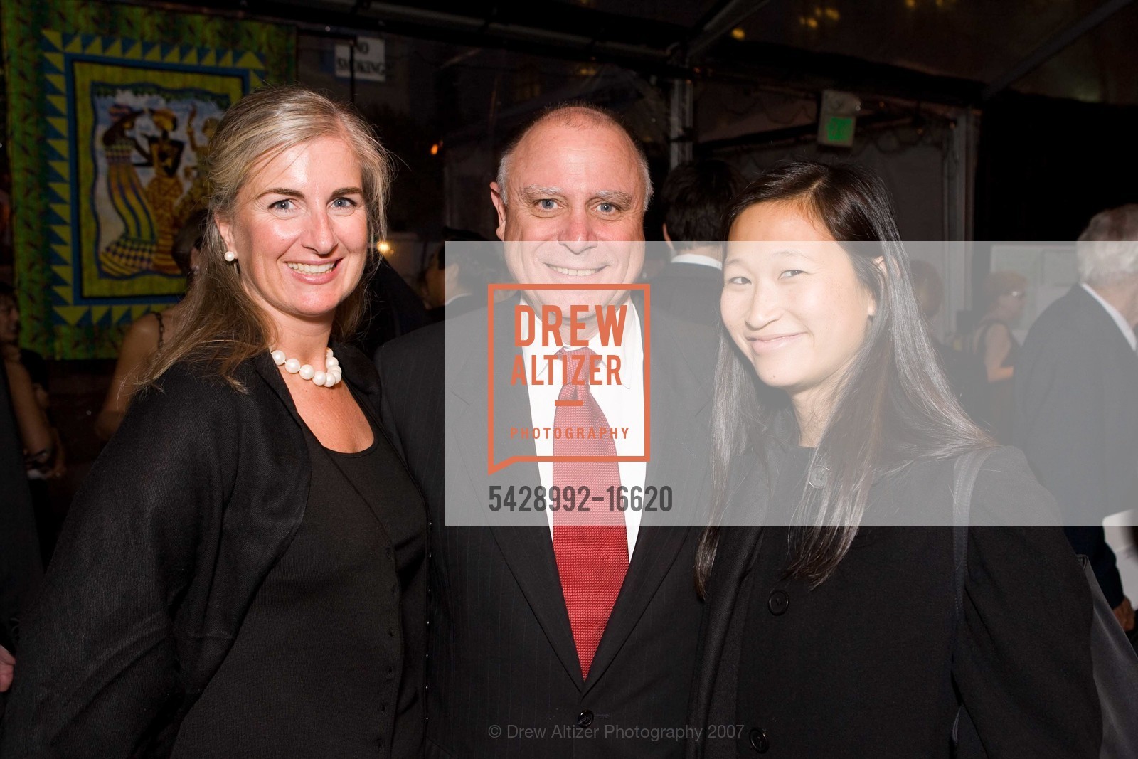 Kristen Boettger, Steve Silvestri, Juliette Don, St. Anthony Foundation SERVING HOPE Gala 2007, Pioneer Monument. 147 Fulton St, San Francisco, CA 94102, October 4th, 2007, Photo #5428992-16620 Kristen Boettger, Steve Silvestri, Juliette Don, Photo #5428992-16620