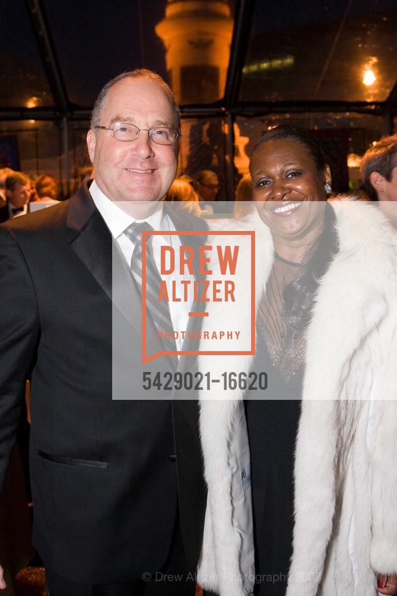 Jerry Dratler, Alice Pierce, St. Anthony Foundation SERVING HOPE Gala 2007, Pioneer Monument. 147 Fulton St, San Francisco, CA 94102, October 4th, 2007, Photo #5429021-16620 Jerry Dratler, Alice Pierce, Photo #5429021-16620