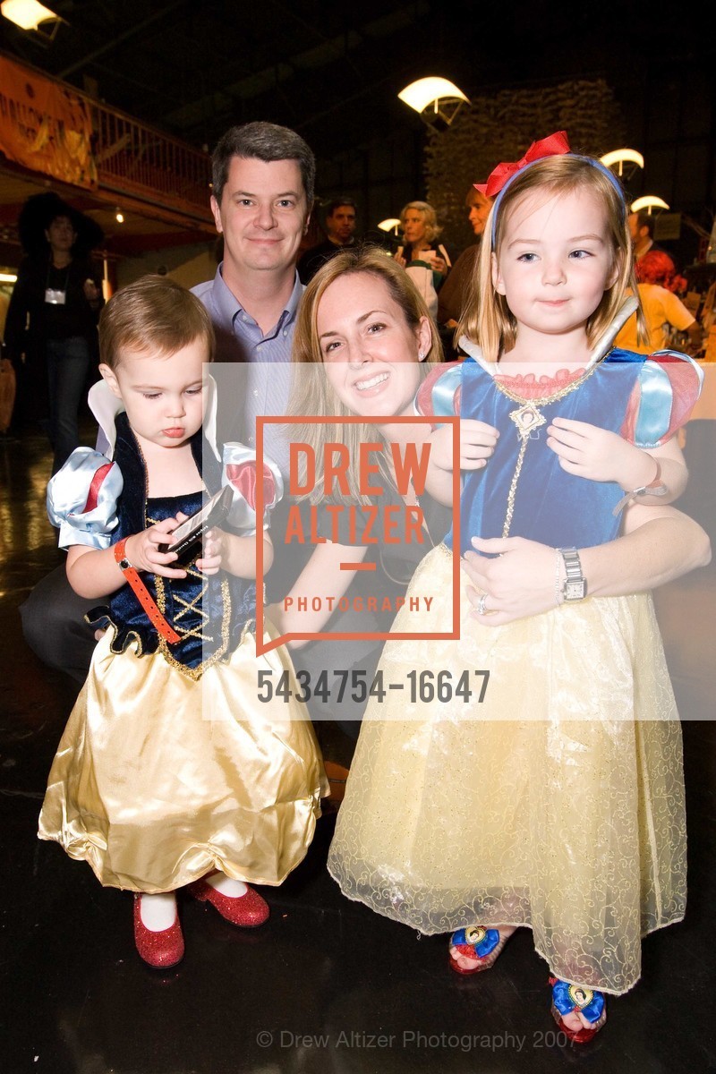 Claire Lingle, Pierce Lingle, Leigh Lingle, Caroline Lingle, Halloween Heroes, US, October 30th, 2007, Photo #5434754-16647 Claire Lingle, Pierce Lingle, Leigh Lingle, Caroline Lingle, Photo #5434754-16647