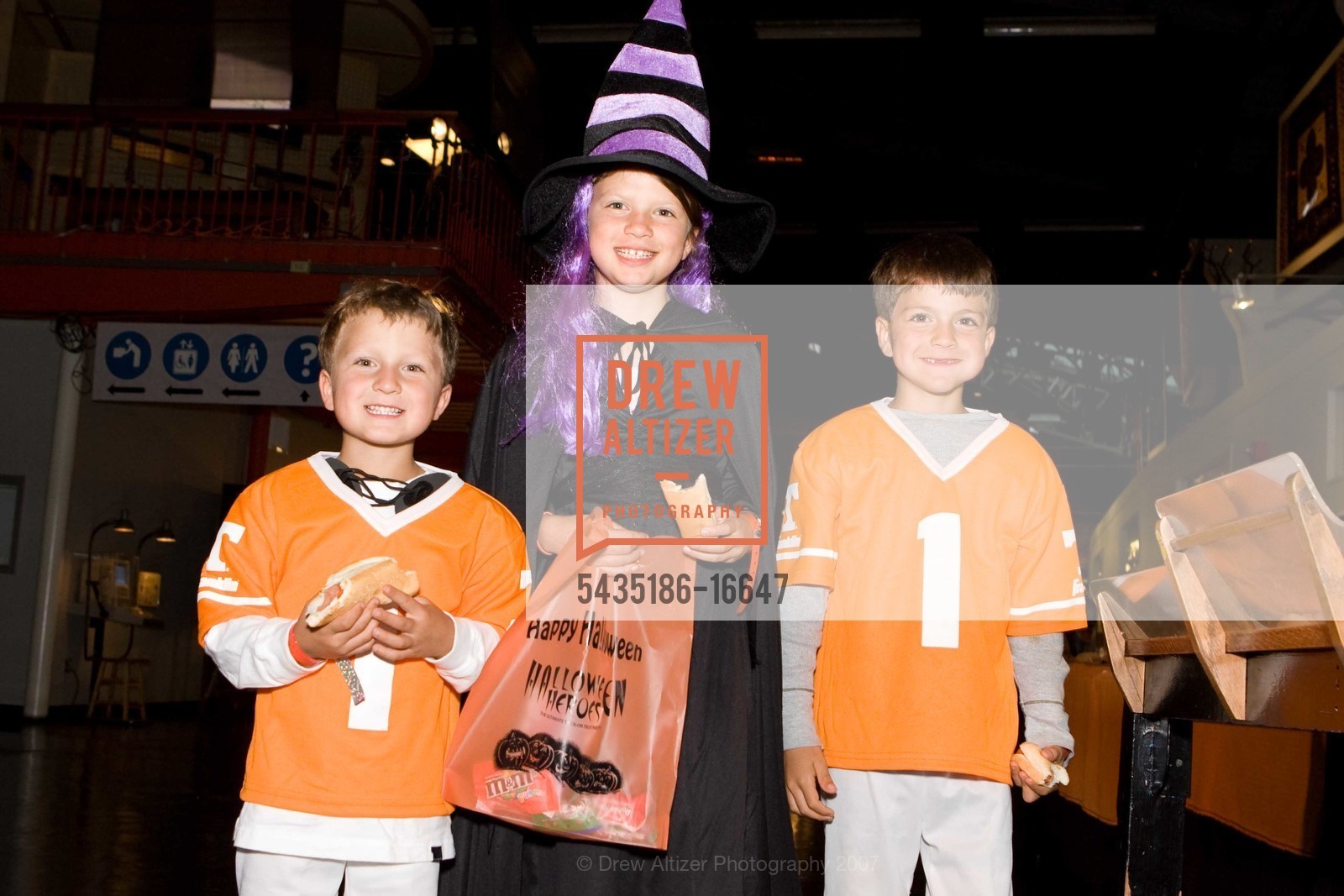 Aidan Ashe, Neil Ashe, Halloween Heroes, US, October 30th, 2007, Photo #5435186-16647 Aidan Ashe, Neil Ashe, Photo #5435186-16647