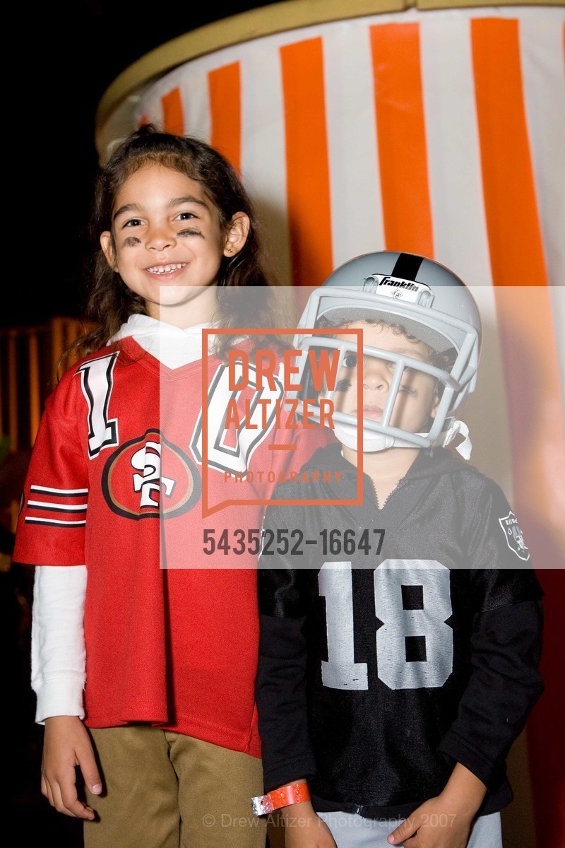 Jordan Cooper, Maya Cooper, Halloween Heroes, US, October 30th, 2007, Photo #5435252-16647 Jordan Cooper, Maya Cooper, Photo #5435252-16647