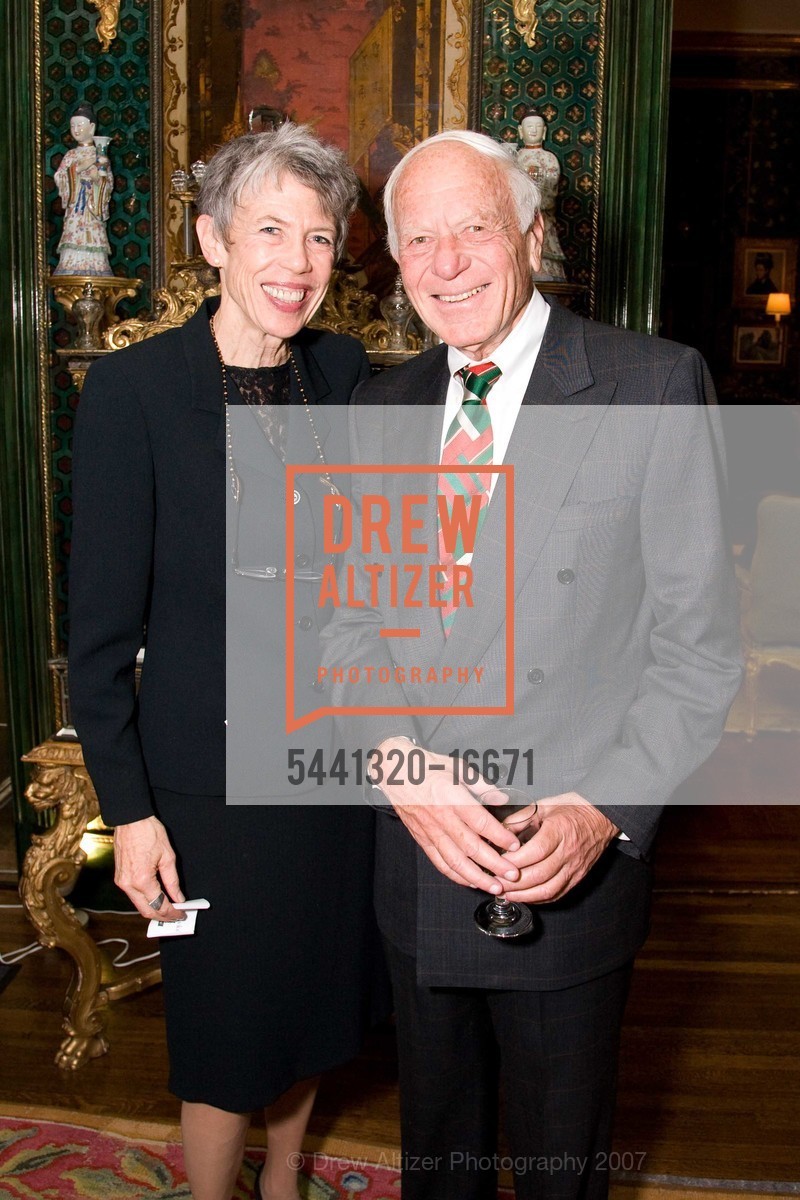 Kristen Hawkes, Walter Bortz, Leakey Foundation Reception Dinner, US, December 8th, 2007, Photo #5441320-16671 Kristen Hawkes, Walter Bortz, Photo #5441320-16671