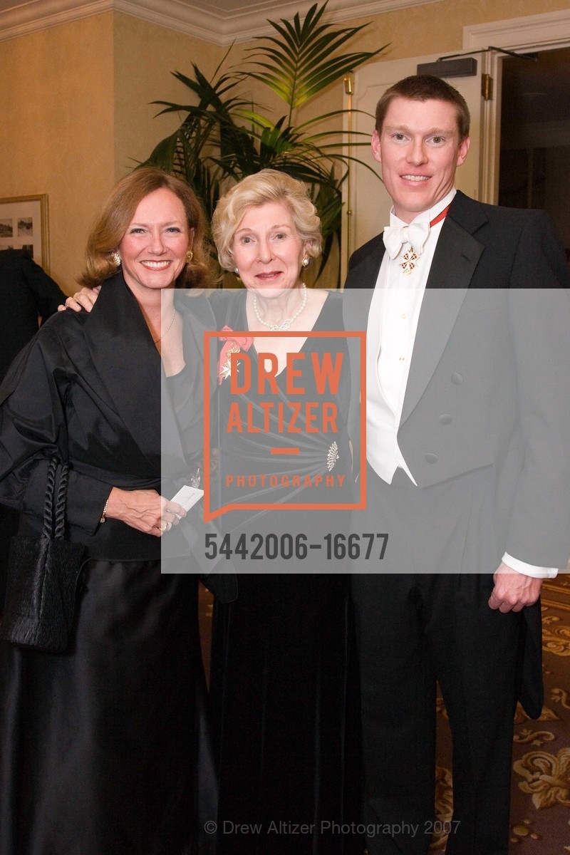 Colleen Wilcox, Linda Olinger, Curtis Olinger, Knights of St. John Holiday Party, US, December 2nd, 2007, Photo #5442006-16677 Colleen Wilcox, Linda Olinger, Curtis Olinger, Photo #5442006-16677