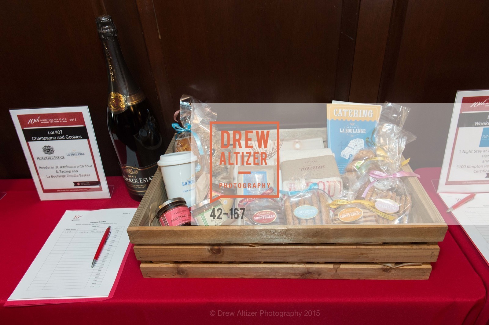 Atmosphere, Dress for Success San Francisco Hosts the 10th Annual