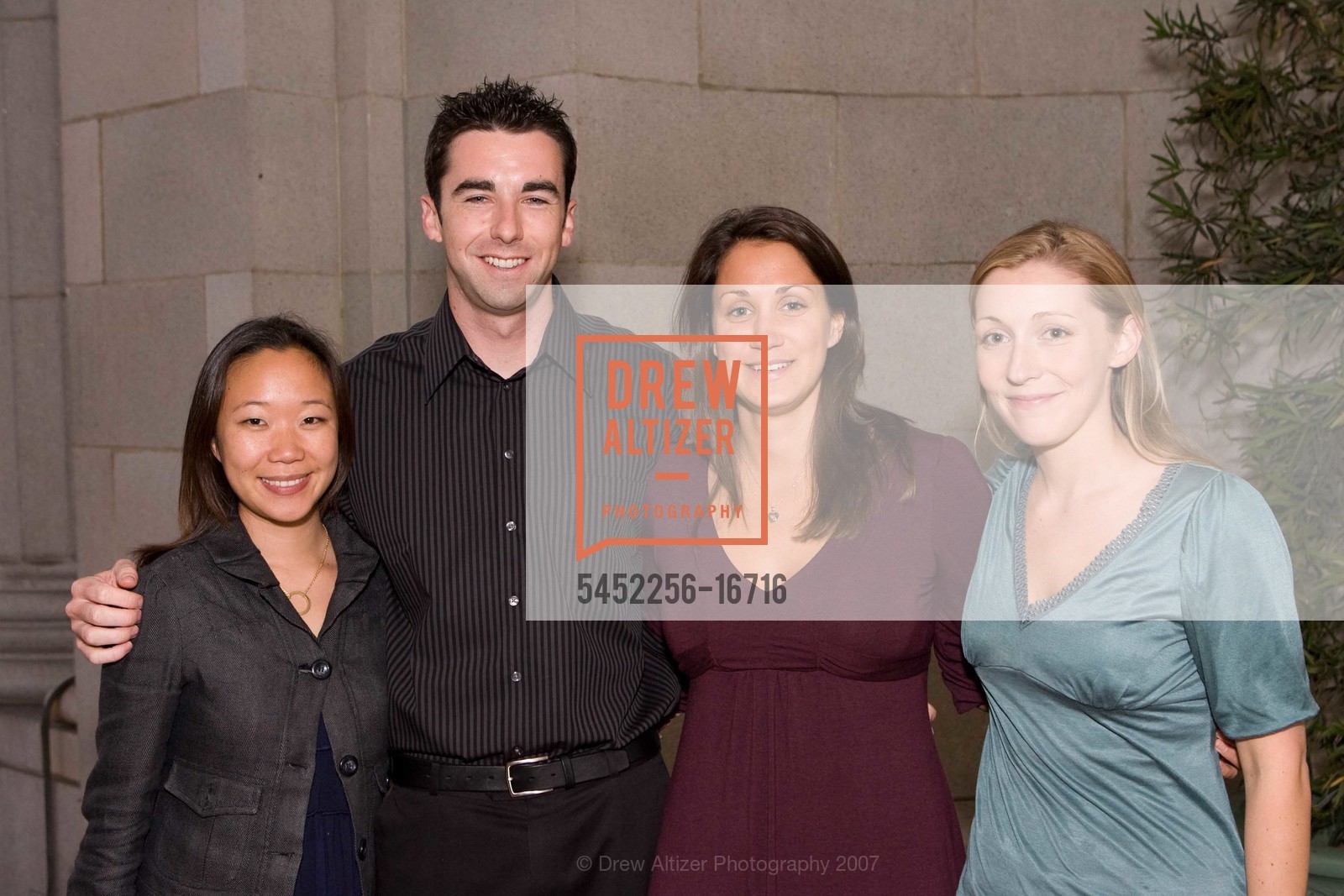 Joanne Lee, Jeff Garon, Jessica Conant, Lindsay Berking (all From Esurance), Brower Youth Awards, US, October 27th, 2007, Photo #5452256-16716 Joanne Lee, Jeff Garon, Jessica Conant, Lindsay Berking (all From Esurance), Photo #5452256-16716