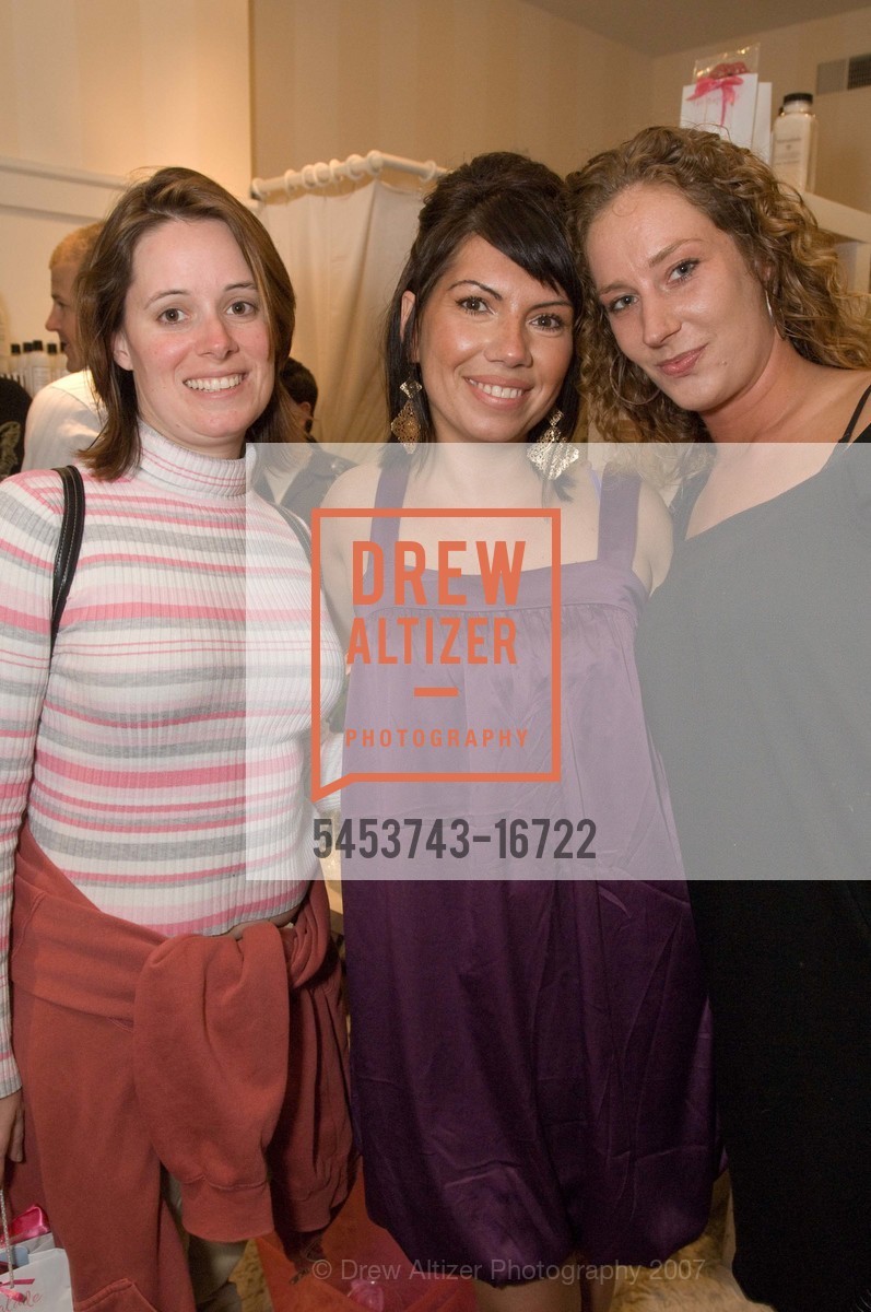 Piper Walker, Hope Schaffer, Ann Wenzell, Opening of MARMALADE BOUTIQUE on Union St, Marmalade Boutique. 1843 Union St, San Francisco, CA 94123, October 23rd, 2007, Photo #5453743-16722 Piper Walker, Hope Schaffer, Ann Wenzell, Photo #5453743-16722