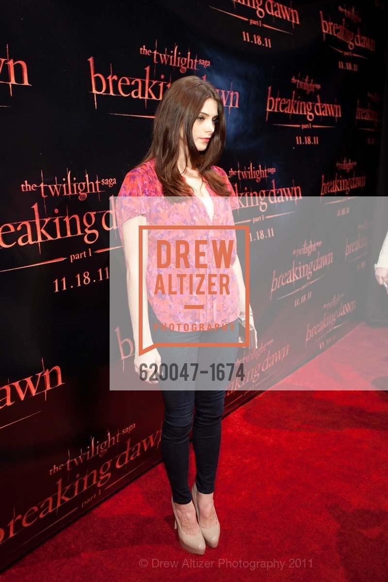 TWILIGHT SAGA: BREAKING DAWN Cast and Concert Tour, US, November 10th, 2011, Photo #620047-1674 Photo #620047-1674