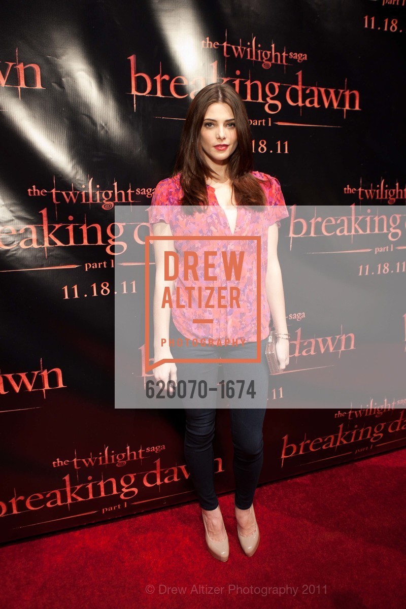 TWILIGHT SAGA: BREAKING DAWN Cast and Concert Tour, US, November 10th, 2011, Photo #620070-1674 Photo #620070-1674